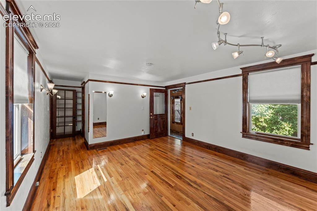 Image 20 of 47: Master Bedroom