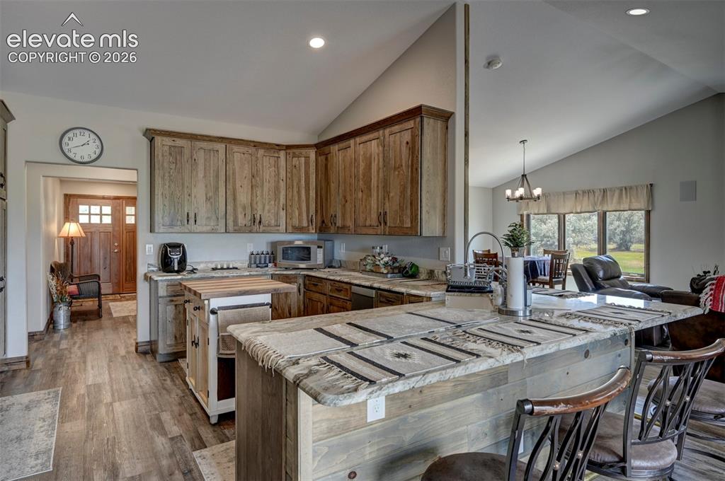 Image 11 of 42: Kitchen