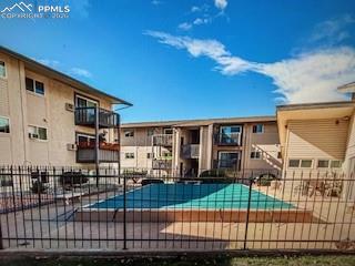 Image 19 of 21: Pool