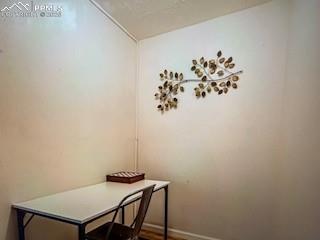 Image 5 of 21: Office