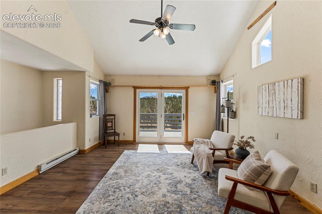 Image 11 of 40: Sitting Room