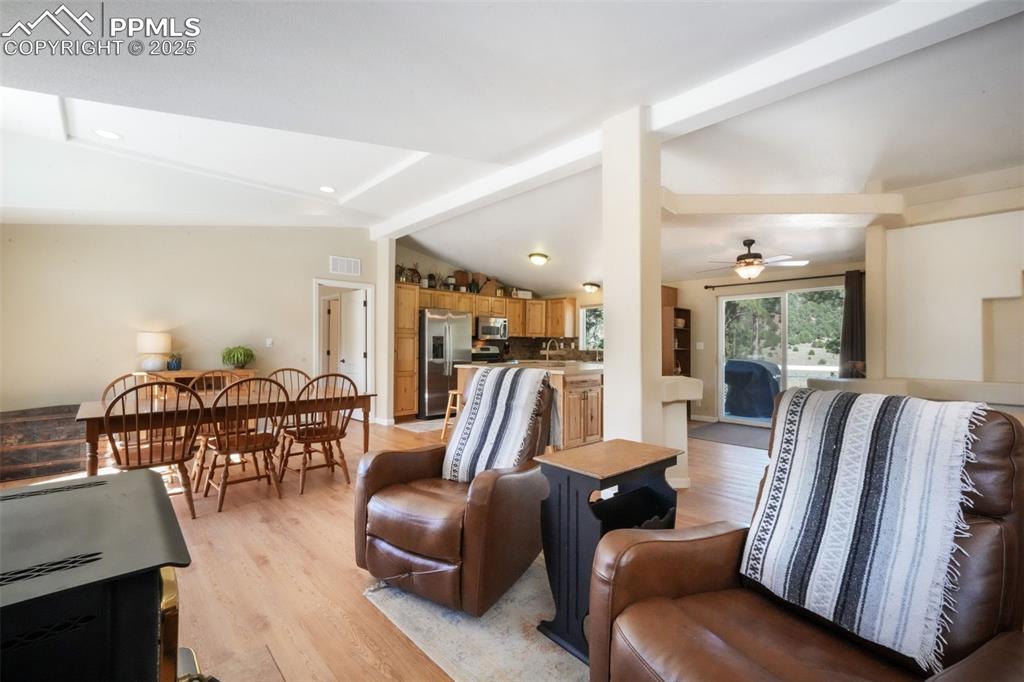 Image 27 of 50: Living Room