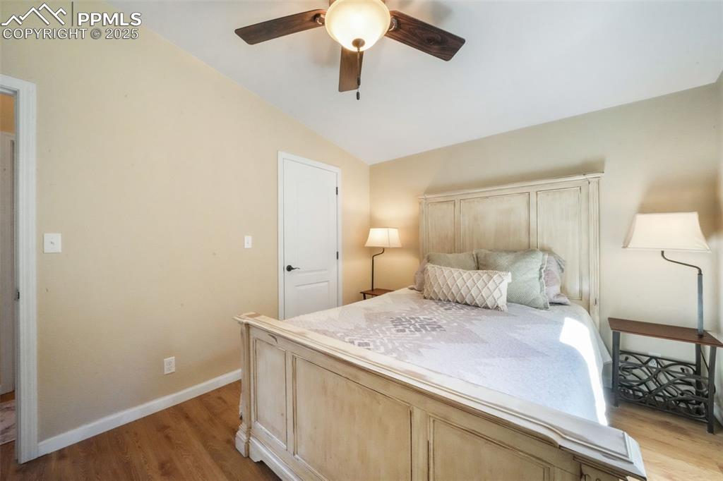 Image 42 of 50: Bedroom