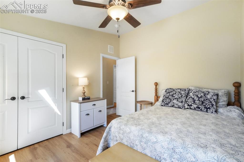 Image 45 of 50: Bedroom