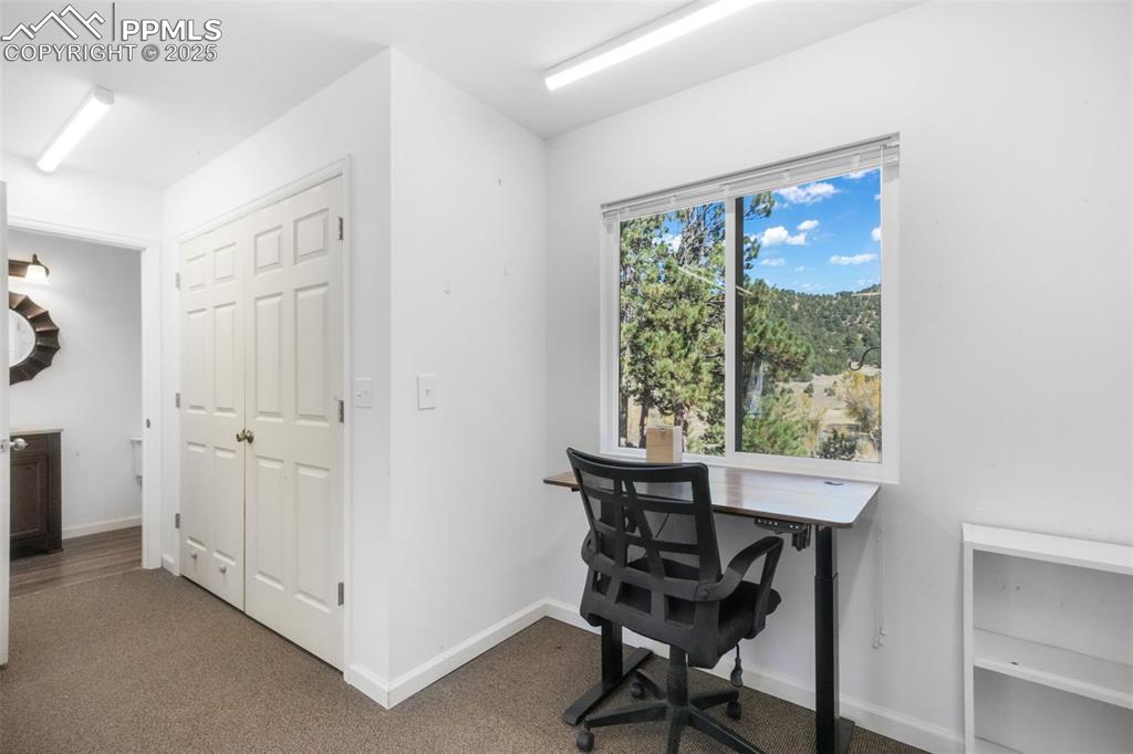 Image 48 of 50: Studio