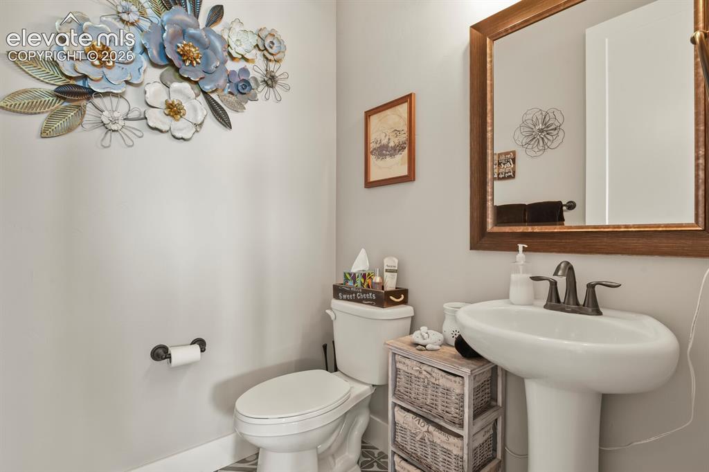Image 17 of 50: Bathroom