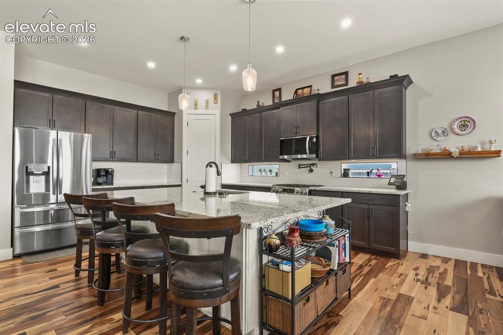 Image 8 of 50: Kitchen