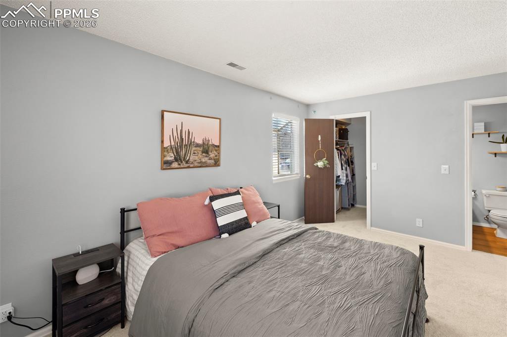 Image 15 of 23: Bedroom