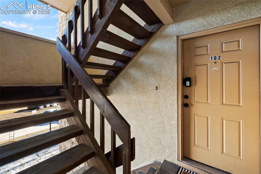 Image 3 of 23: Entry