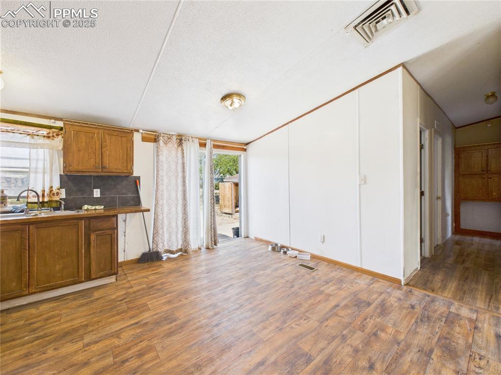 Image 12 of 37: Kitchen