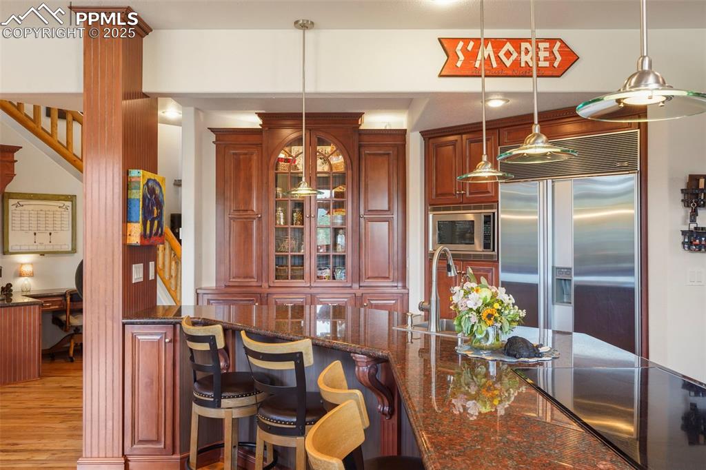 Image 15 of 50: Kitchen