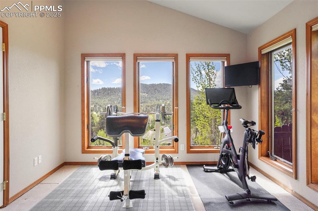 Image 21 of 50: Exercise Room