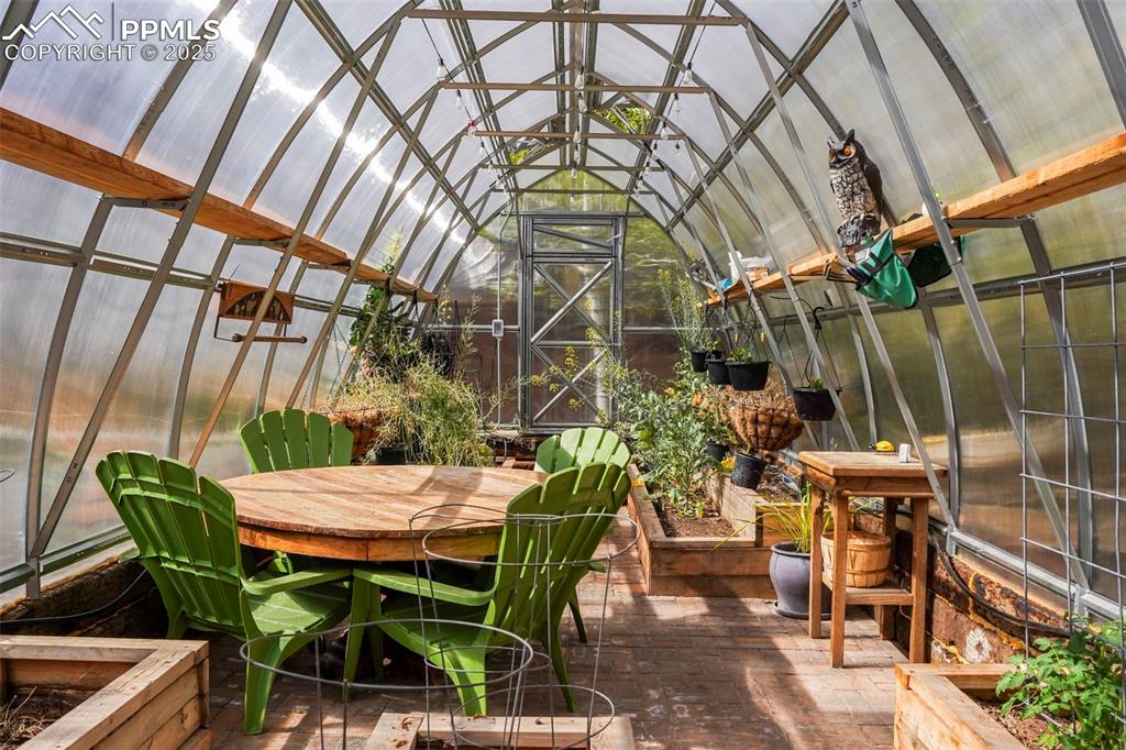 Image 46 of 50: Sun Room
