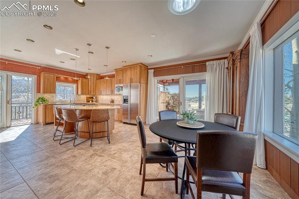 Image 12 of 37: Kitchen Dining Combo