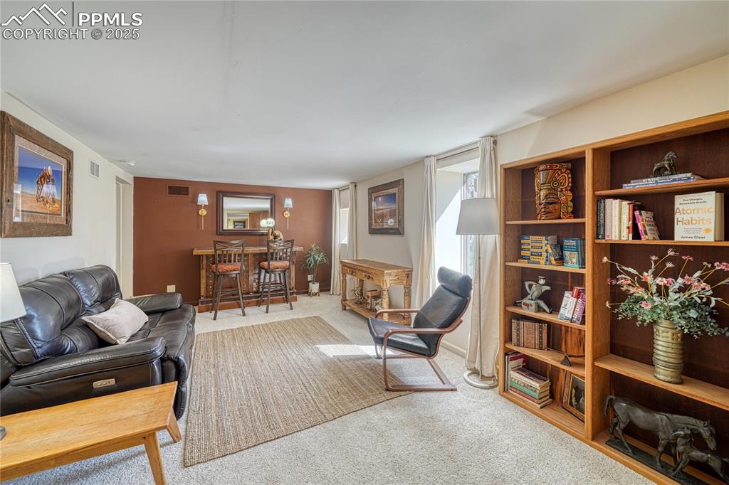 Image 21 of 37: Family Room