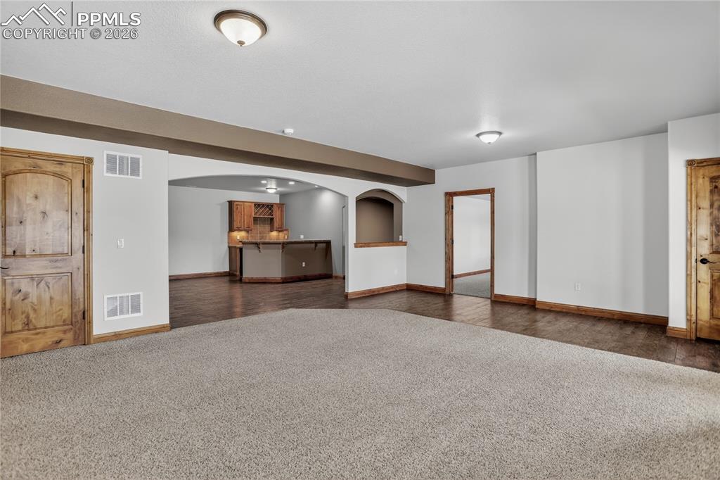 Image 20 of 33: Wonderful entertainment space