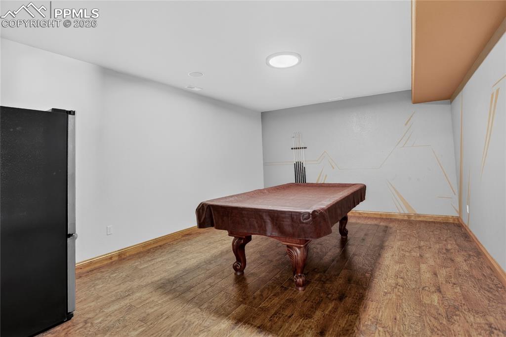 Image 22 of 33: Pool room