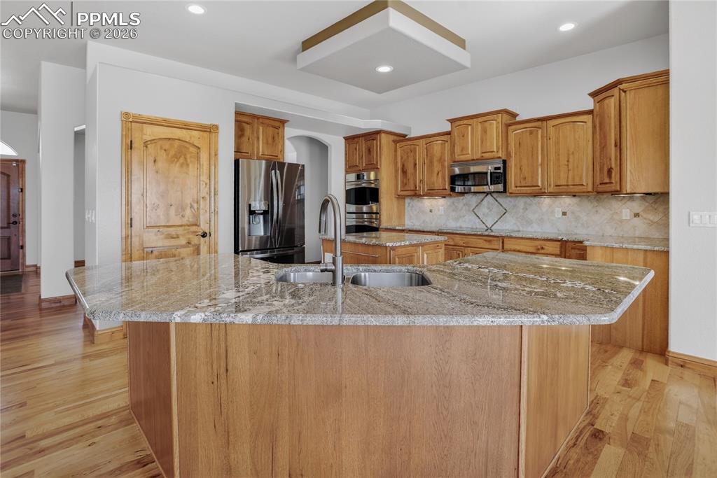 Image 6 of 33: SS appliances w/ dual oven