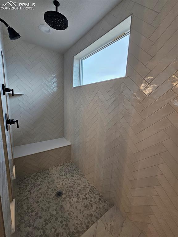 Image 15 of 24: Master Bathroom