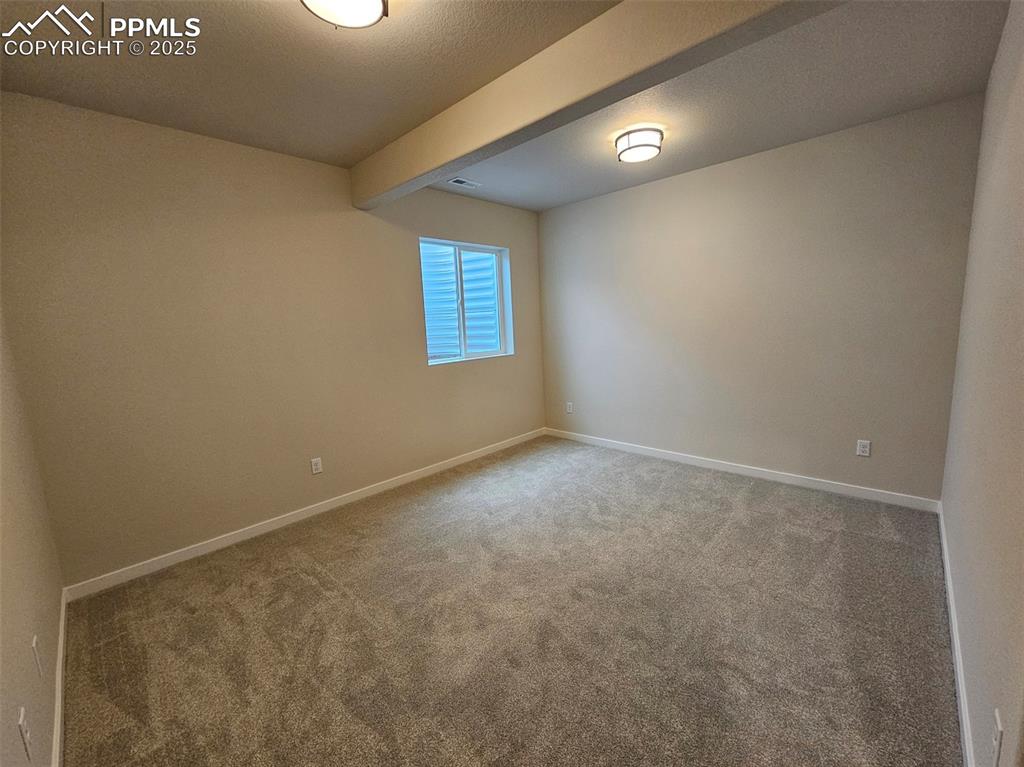 Image 21 of 24: Bedroom