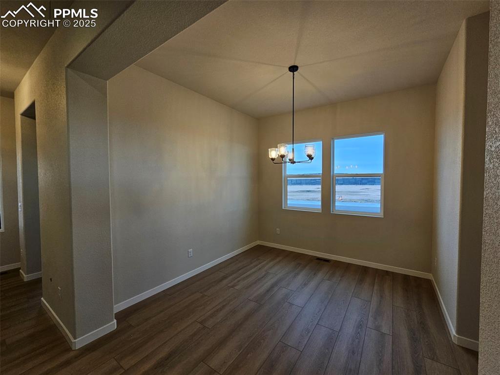 Image 4 of 24: Dining Room