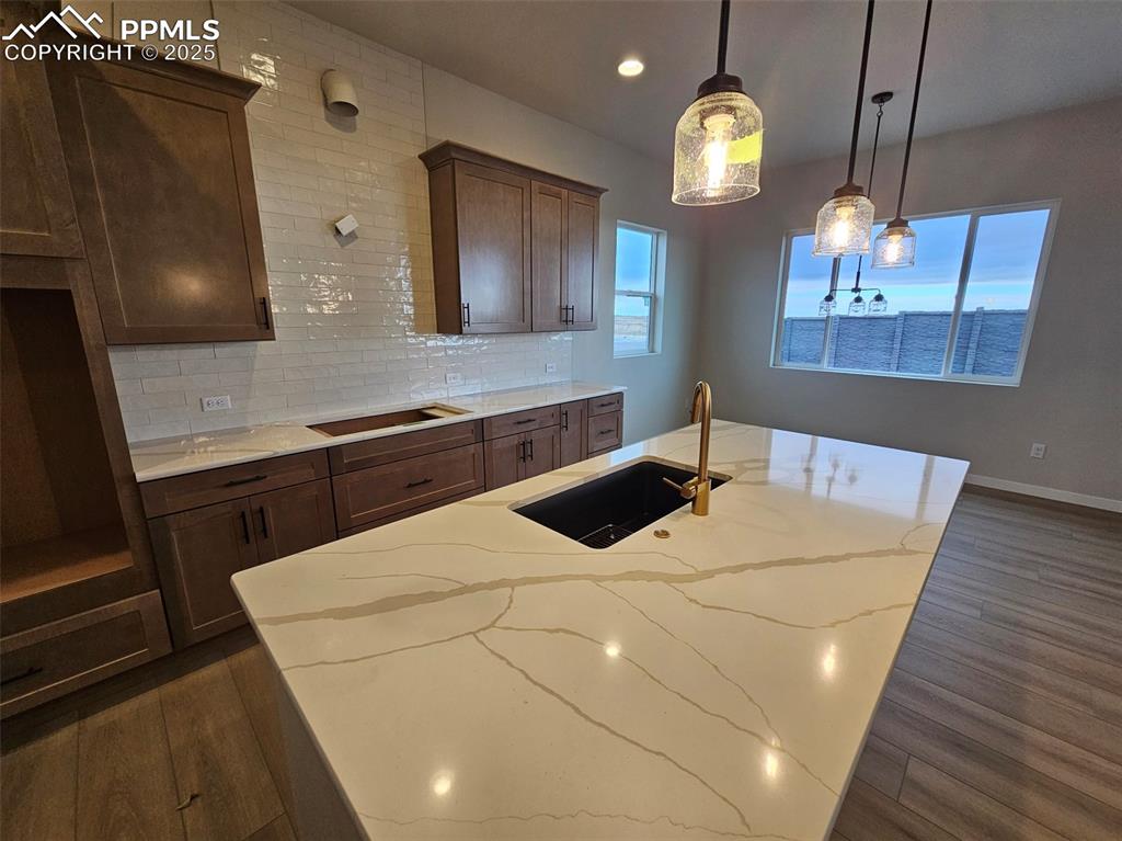 Image 8 of 24: Kitchen