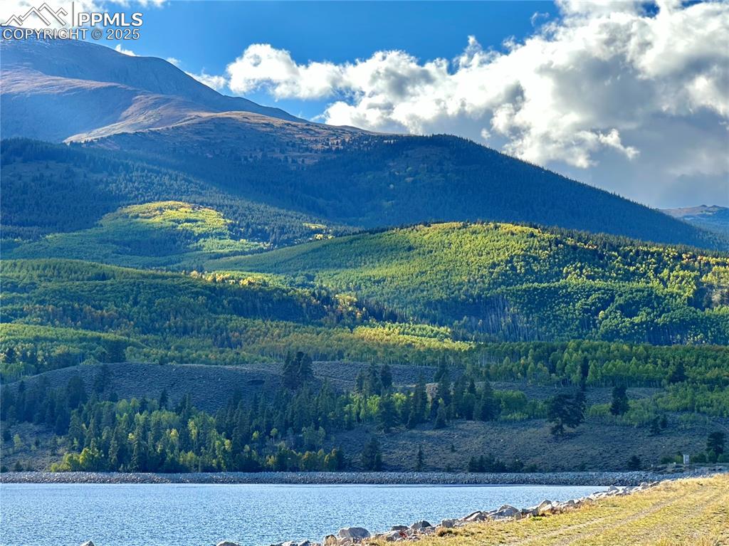 Image 17 of 20: Walk to Mt Elbert Reservior