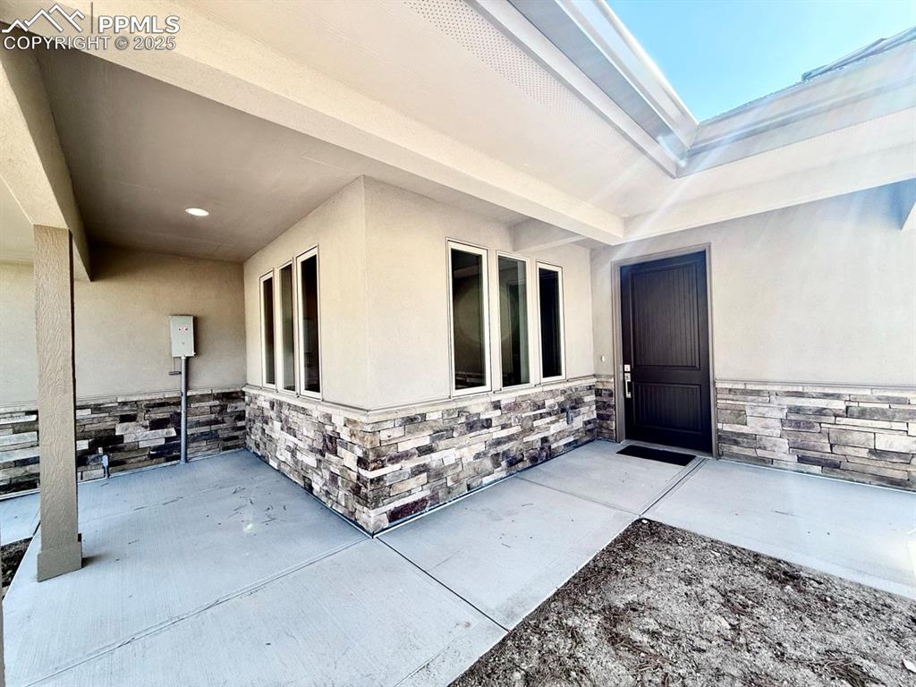 Image 2 of 28: View of patio