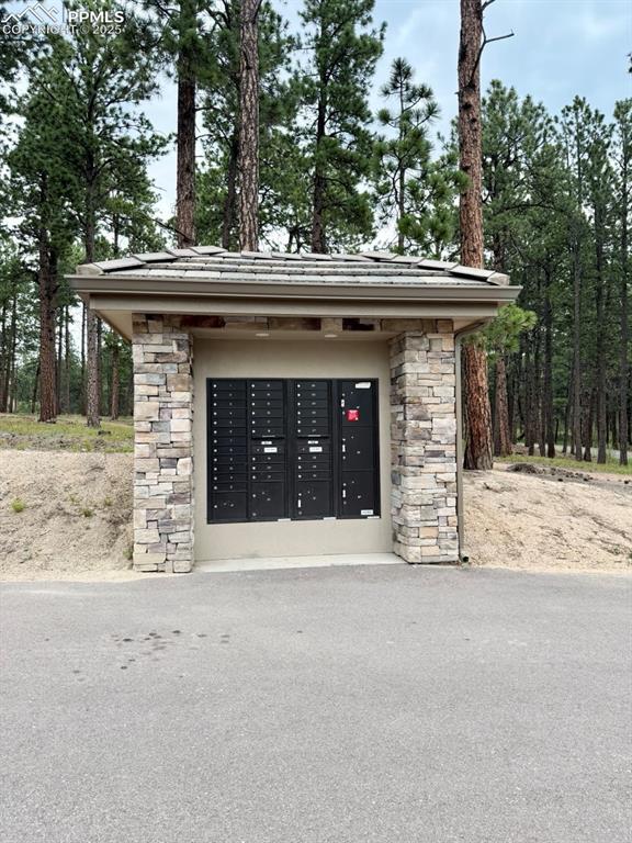 Image 27 of 28: Covered Mailbox Cluster