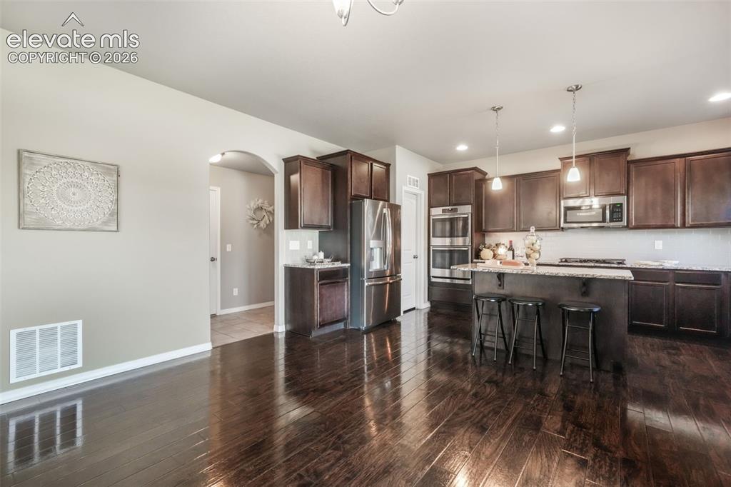 Image 11 of 50: Kitchen