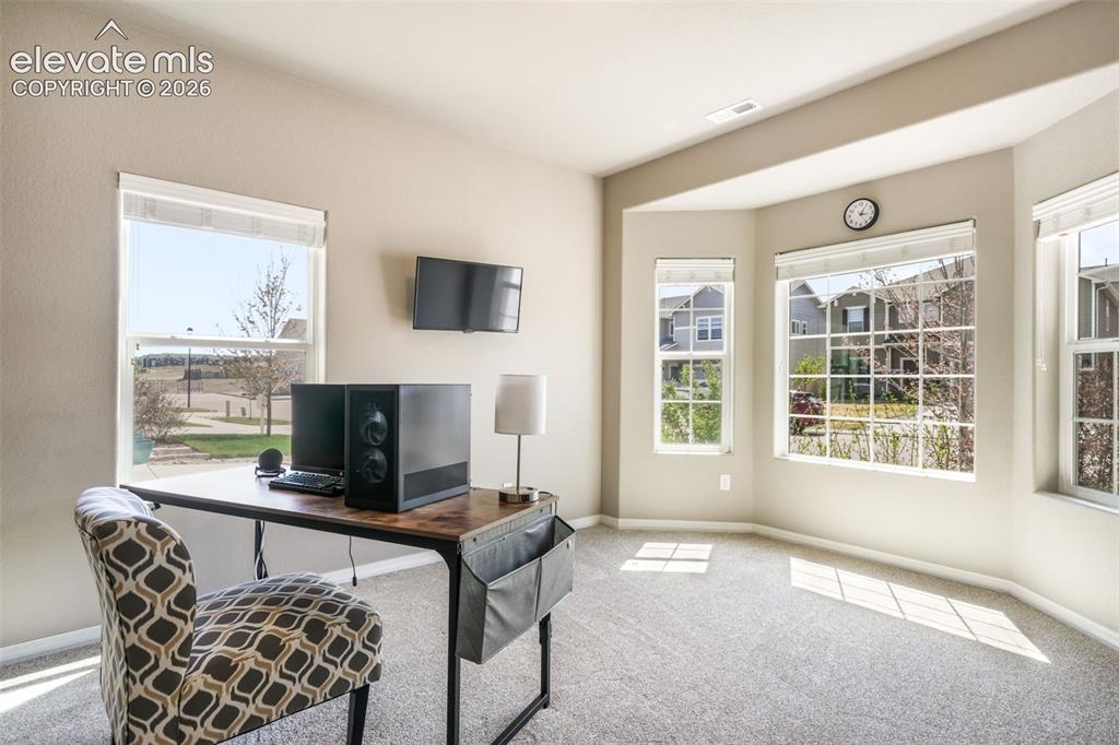 Image 5 of 50: Floor Plan