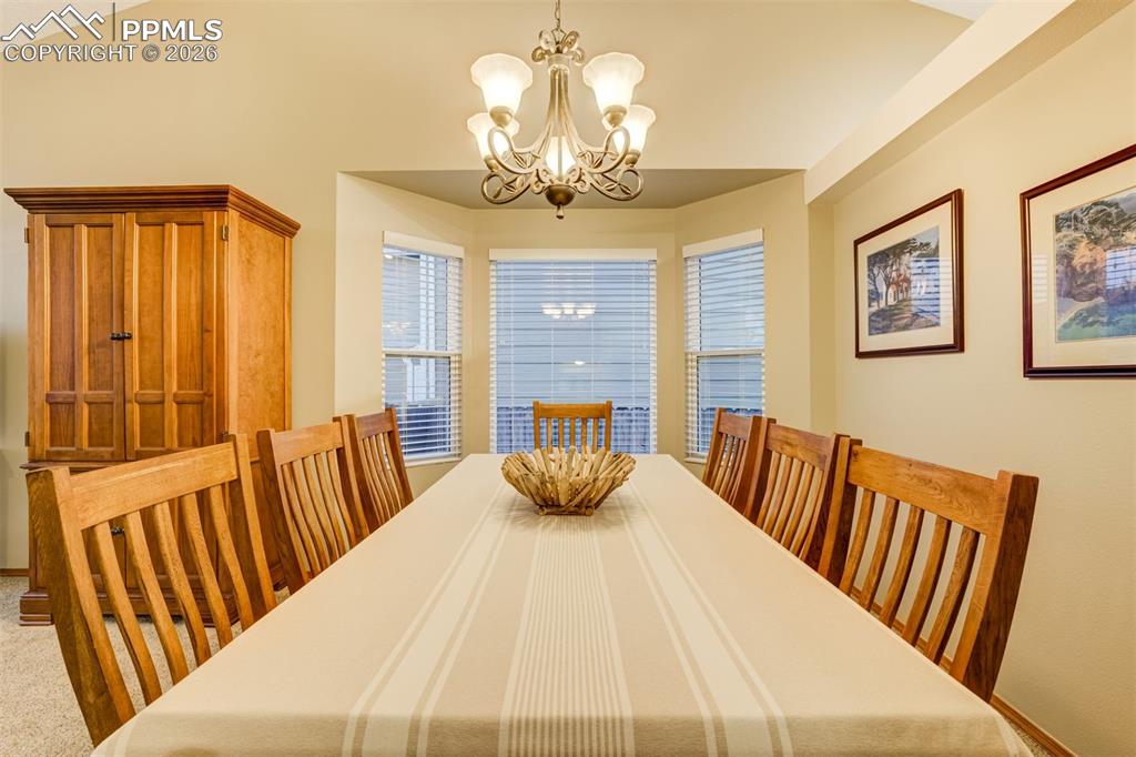 Image 10 of 50: Dining Area