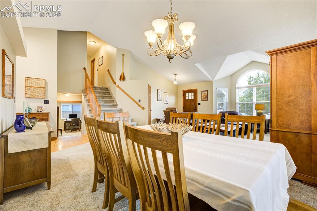 Image 13 of 50: Dining Area