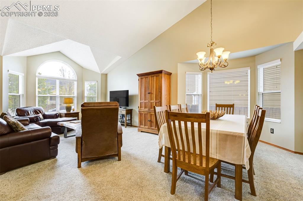 Image 9 of 50: Dining Area