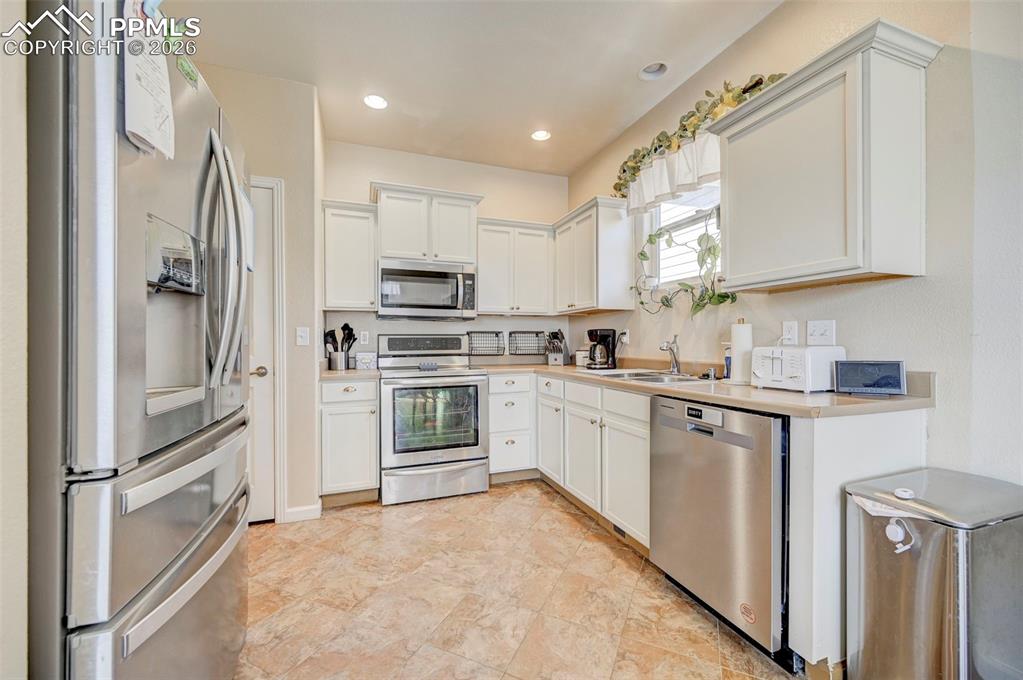 Image 6 of 22: Kitchen