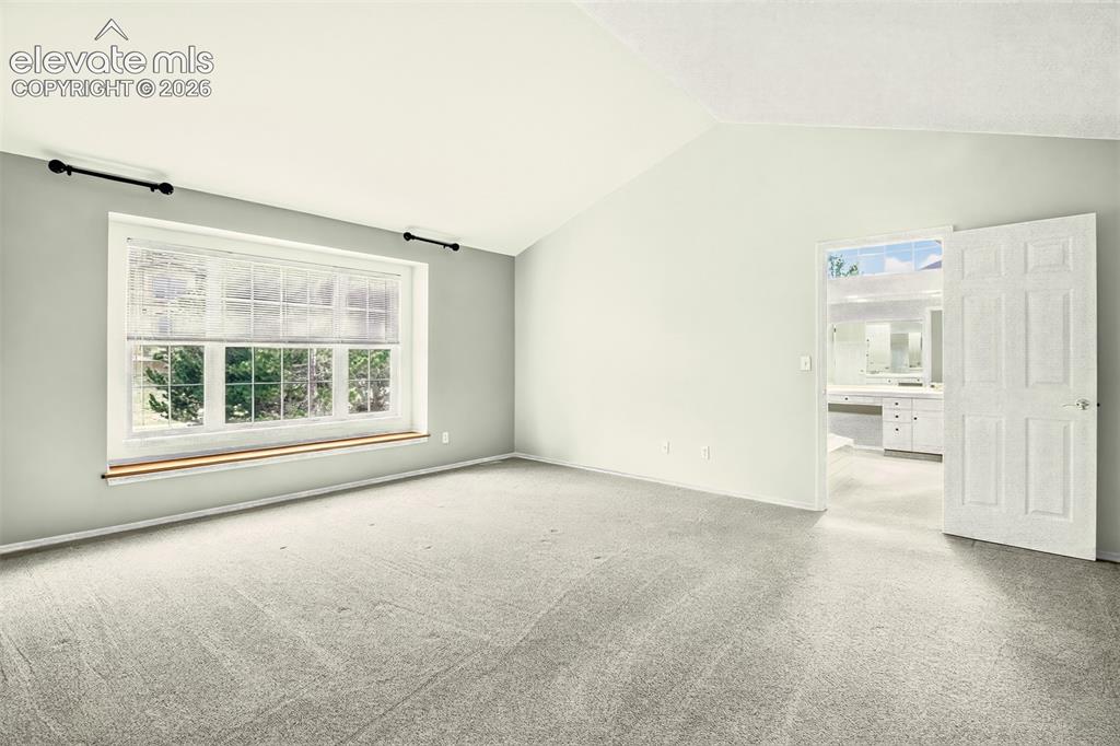 Image 26 of 42: Oversized Master Suite w/Private 5-pc Bath, Walk-In Closet