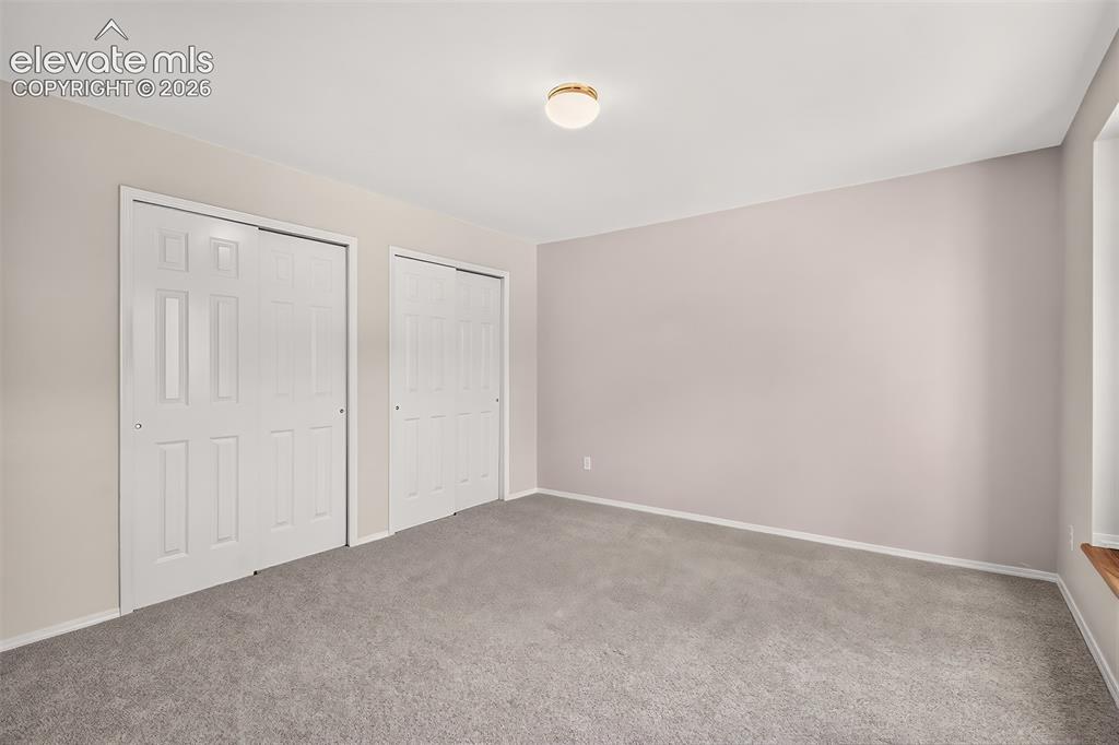 Image 32 of 42: Guest Bedroom