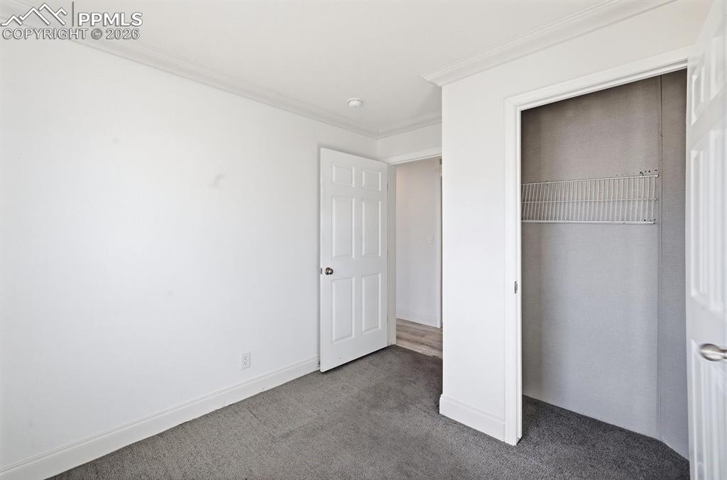 Image 11 of 25: Bedroom