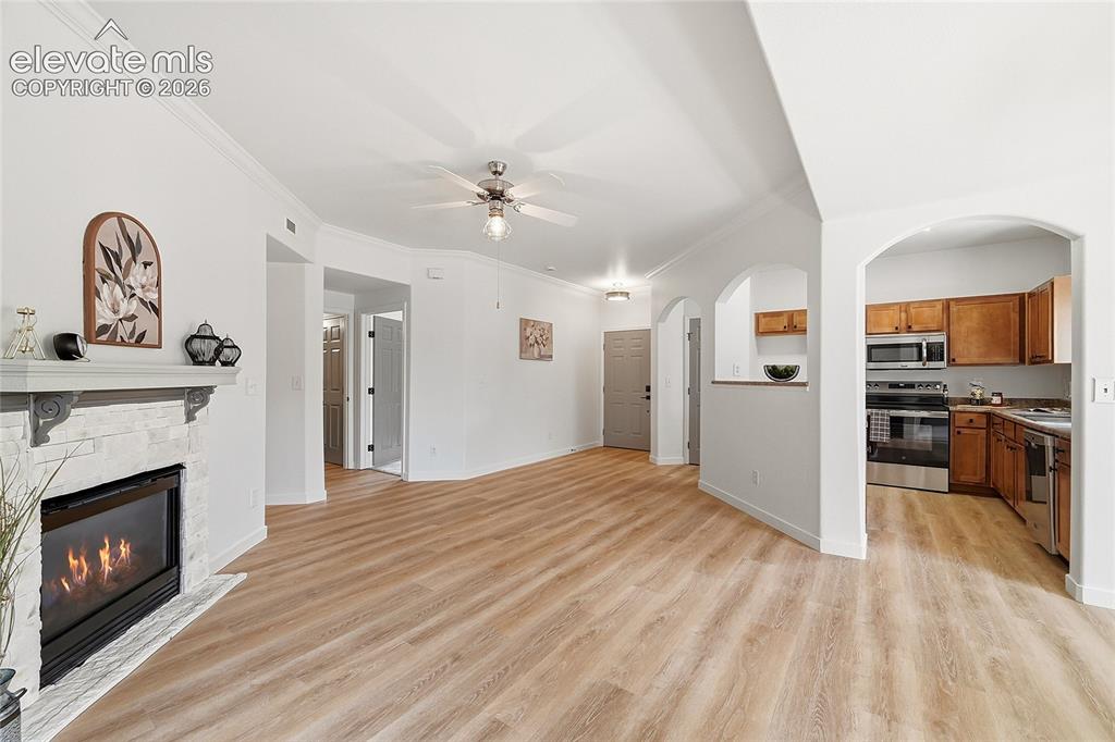 Image 8 of 22: Living Room