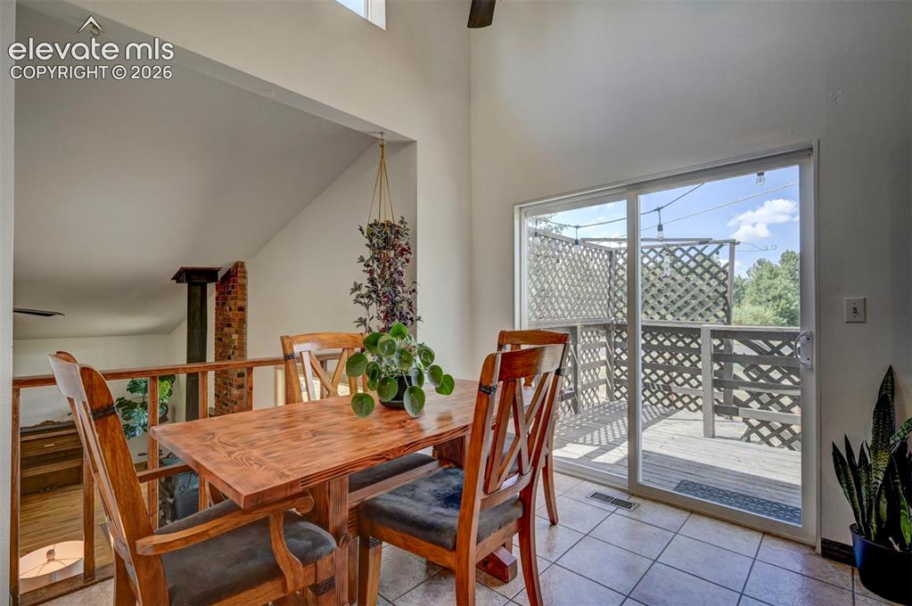 Image 15 of 47: Dining Area