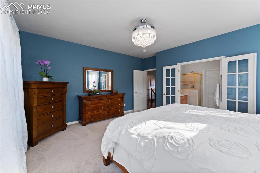 Image 20 of 50: Bedroom