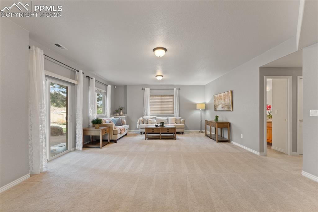 Image 31 of 50: Living Room