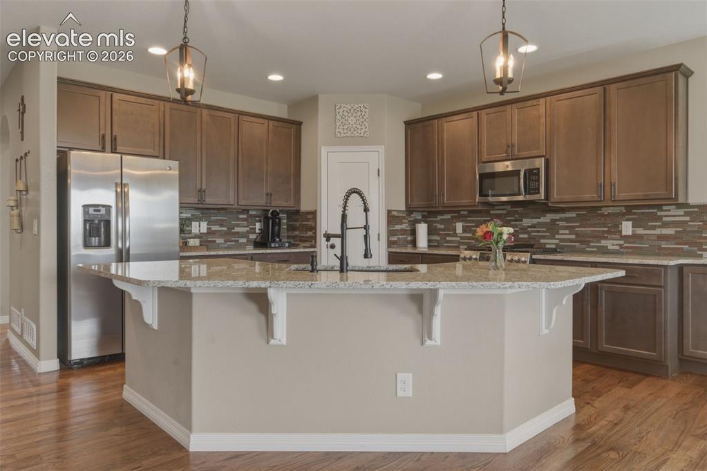 Image 10 of 42: Kitchen