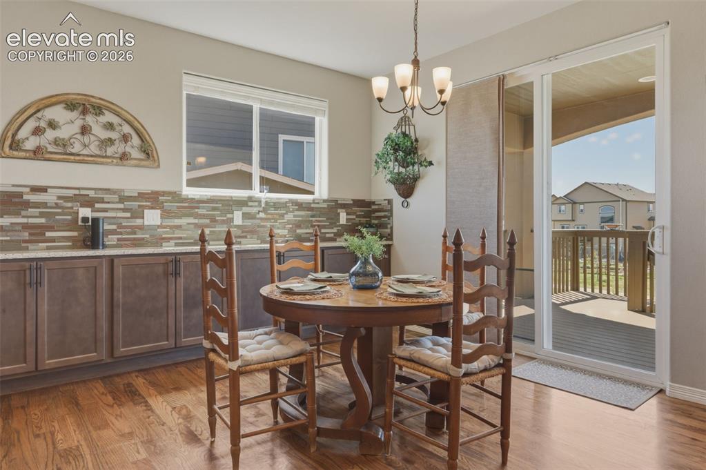 Image 12 of 42: Dining Area