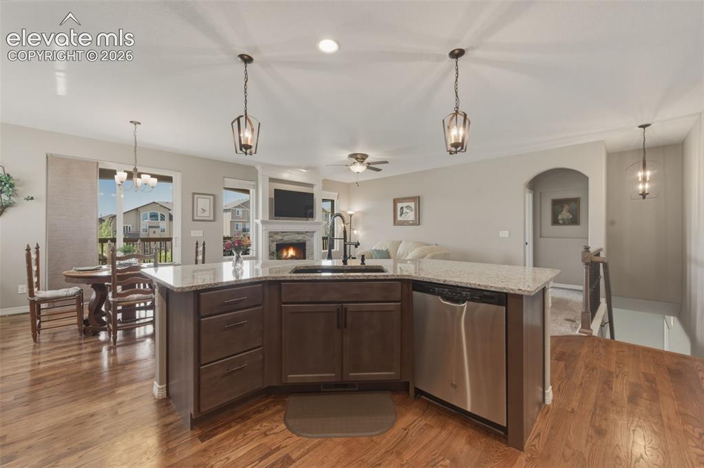 Image 14 of 42: Kitchen