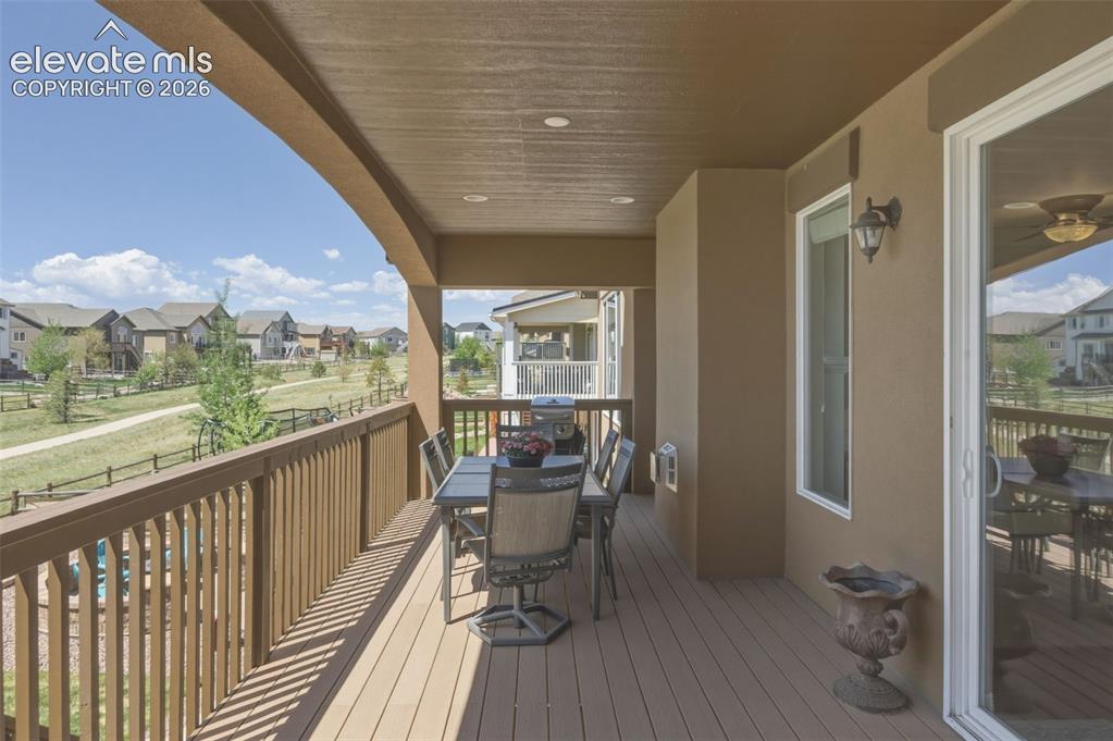 Image 32 of 42: Spacious Composite Deck