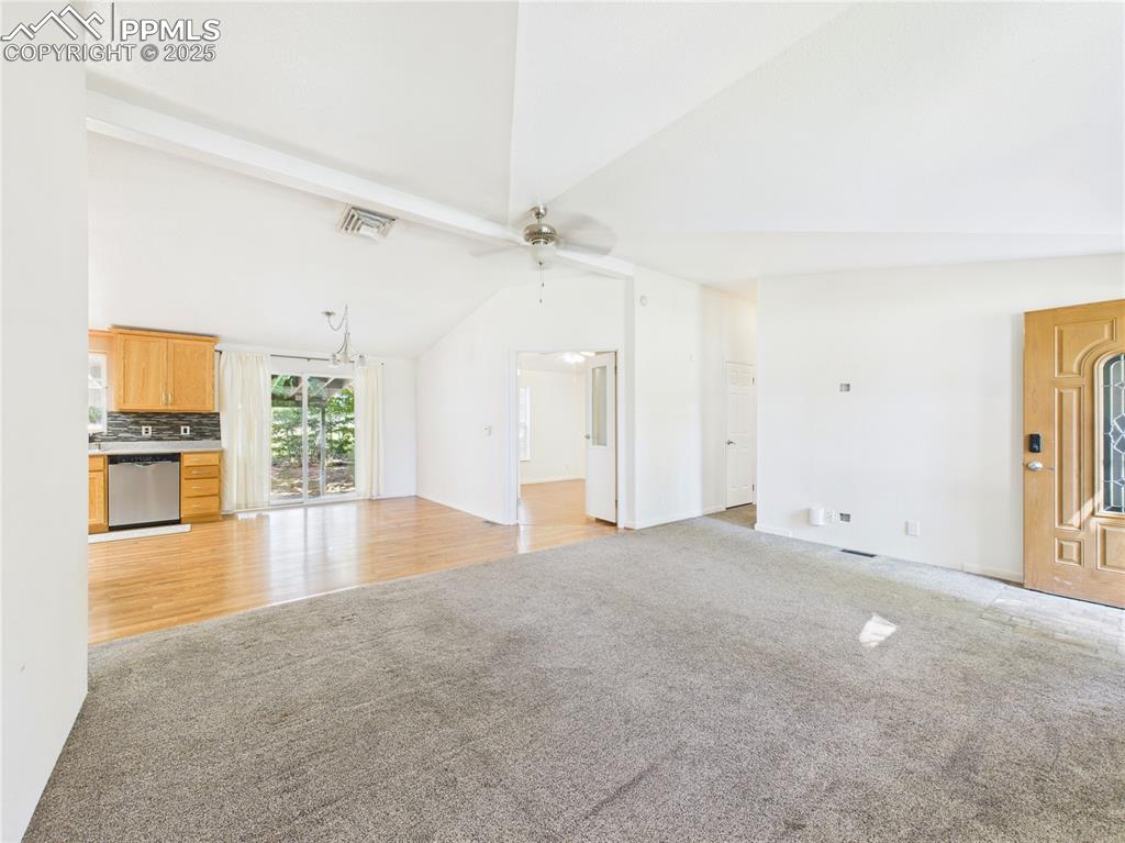 Image 10 of 50: Living Room