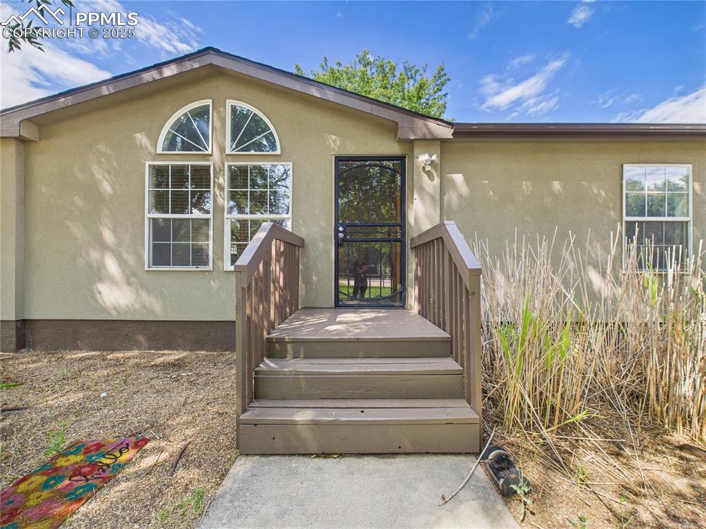 Image 8 of 50: Entry