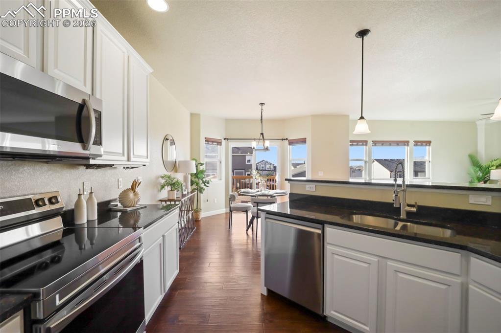 Image 12 of 42: Kitchen