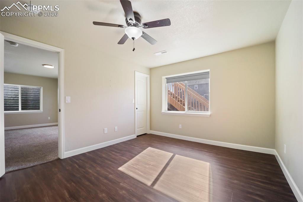 Image 27 of 42: Bedroom